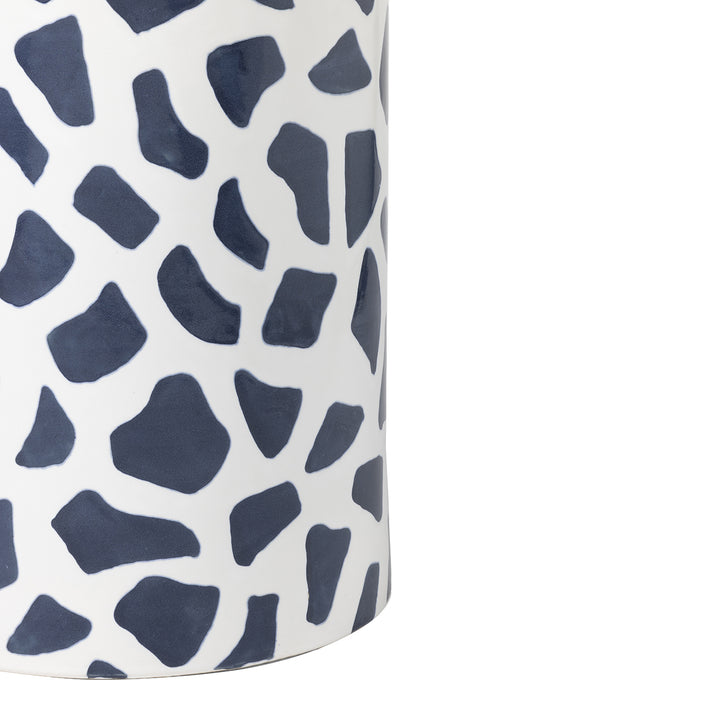 Yuba Giraffe Ceramic Umbrella Stand (White/Navy)