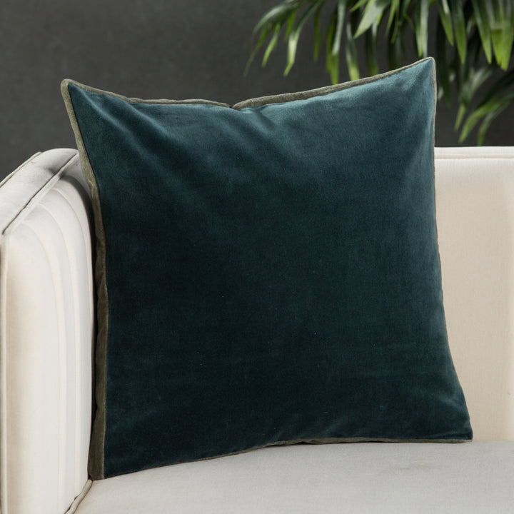 Jaipur Living Bryn Solid Teal/ Gray Down Pillow (18" Square)