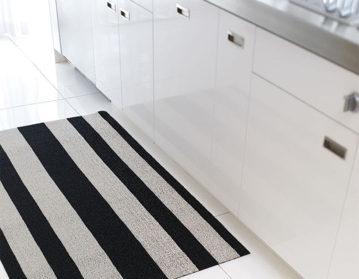 Chilewich Bold Stripe Shag Floor Mats (Black White)