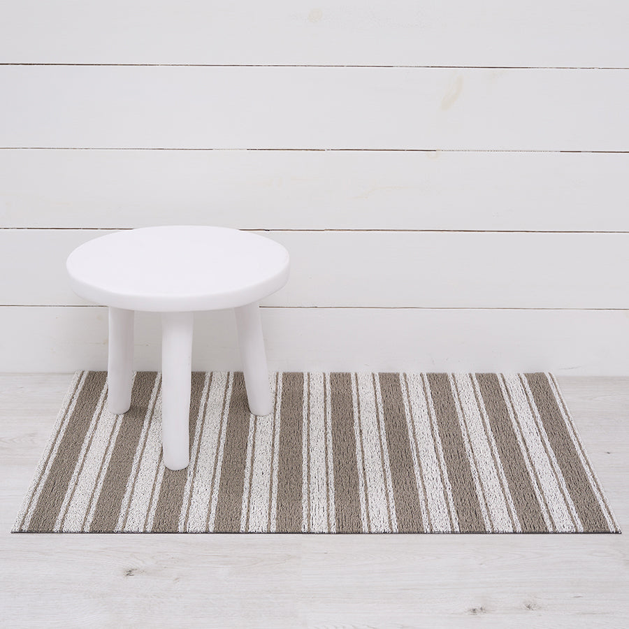 Martha Stewart x Chilewich Boardwalk Stripe Shag Floor Mats (Walnut)