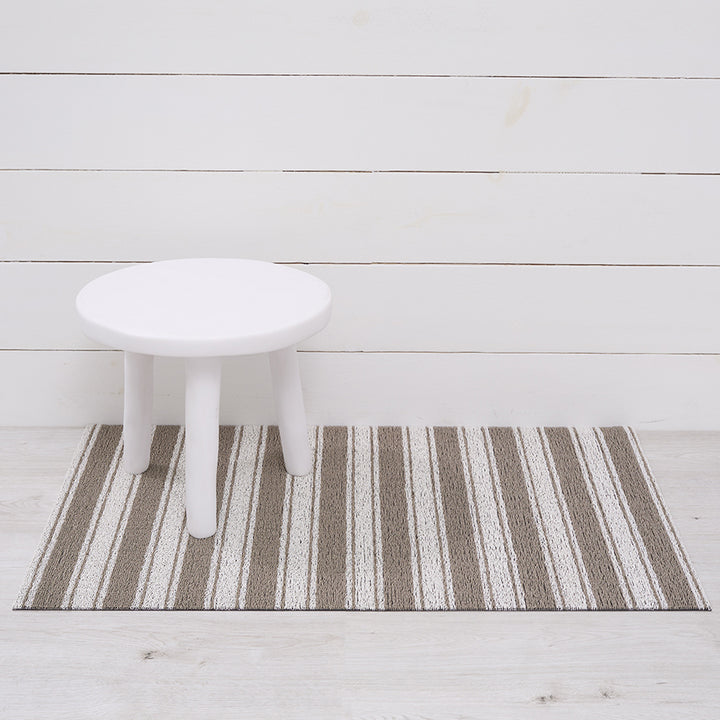 Martha Stewart x Chilewich Boardwalk Stripe Shag Floor Mats (Walnut)