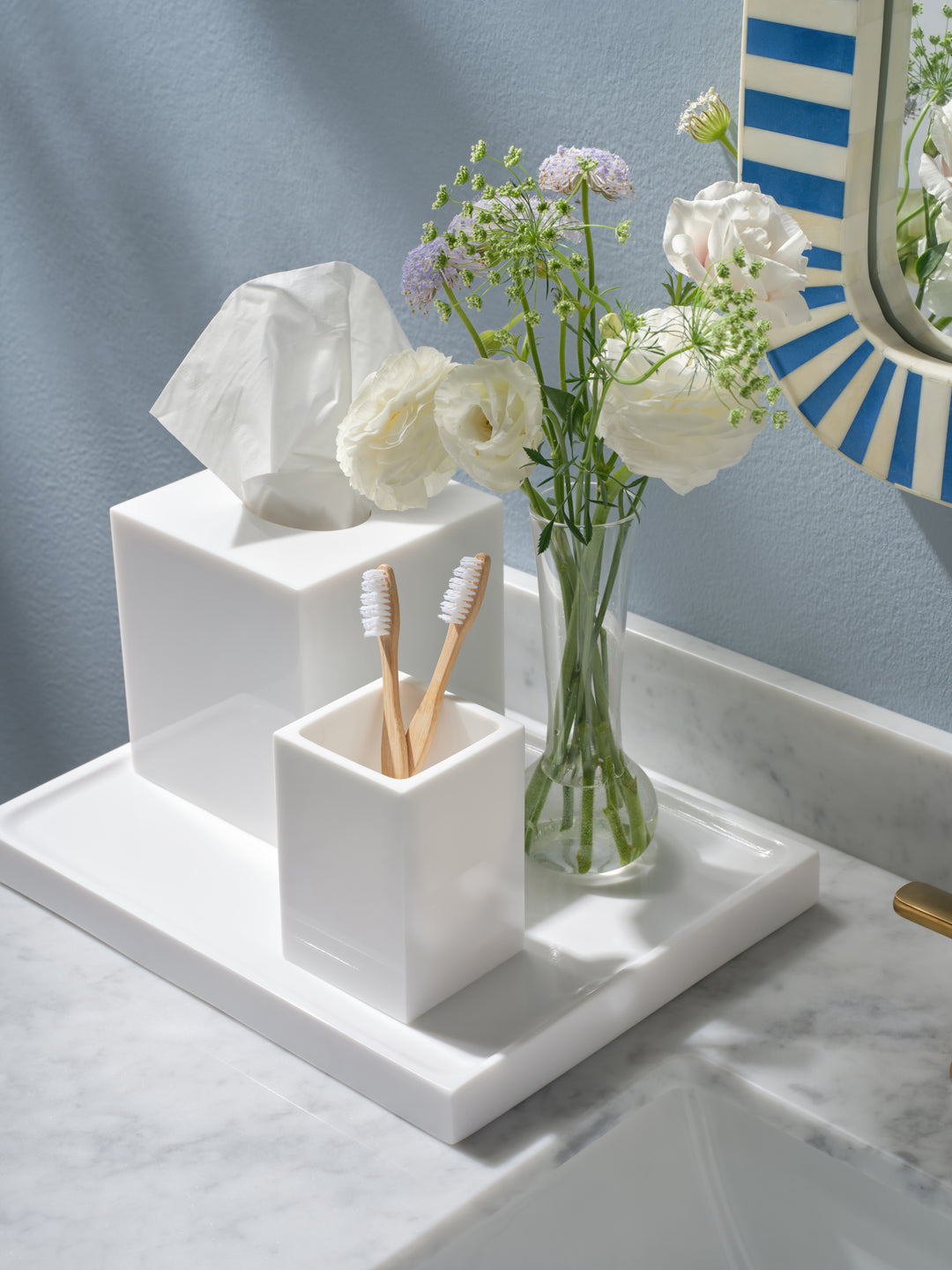 Vail White Gloss Resin Bathroom Accessories