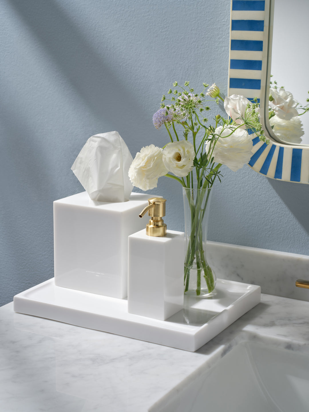 Vail White Gloss Resin Bathroom Accessories