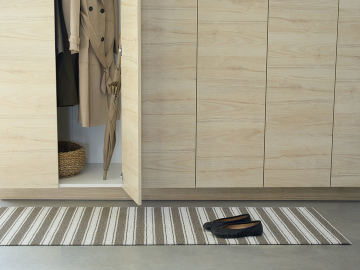 Martha Stewart x Chilewich Boardwalk Stripe Shag Floor Mats (Walnut)