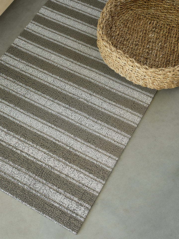 Martha Stewart x Chilewich Boardwalk Stripe Shag Floor Mats (Walnut)