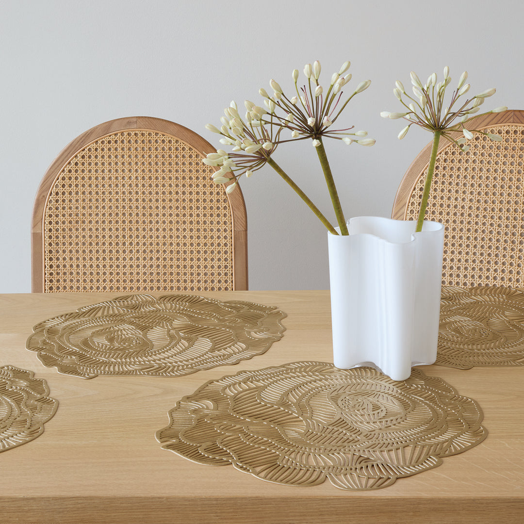 Chilewich Pressed Rose Round Place Mats Set/4 (Brass)