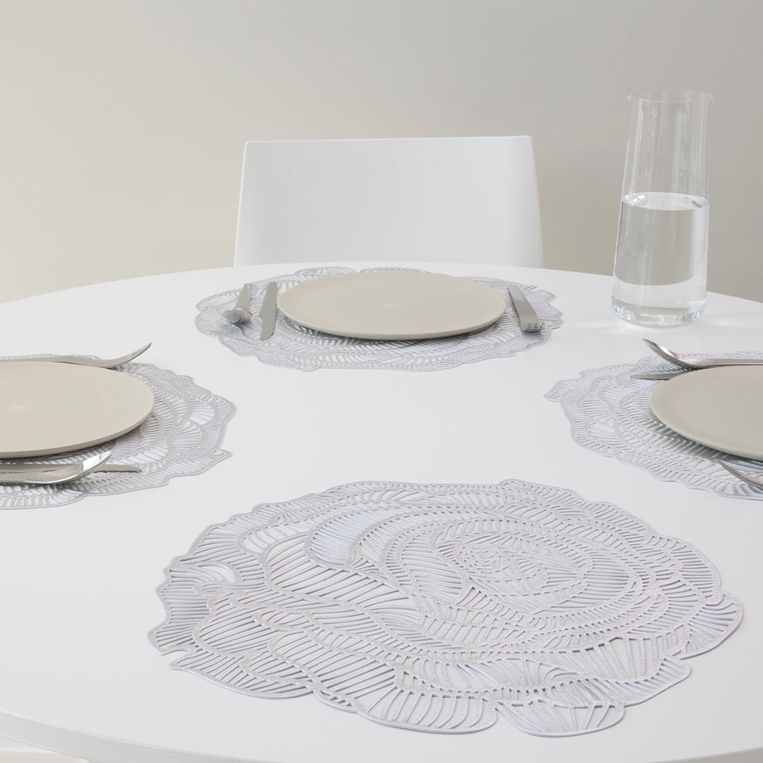 Chilewich Pressed Rose Round Place Mats Set/4 (Silver)