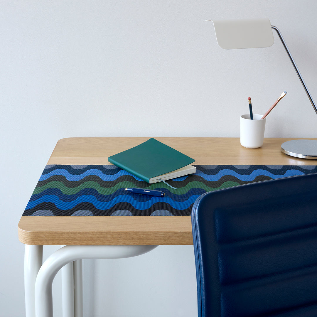 Chilewich Wiggle Table Runner (Deep Sea)