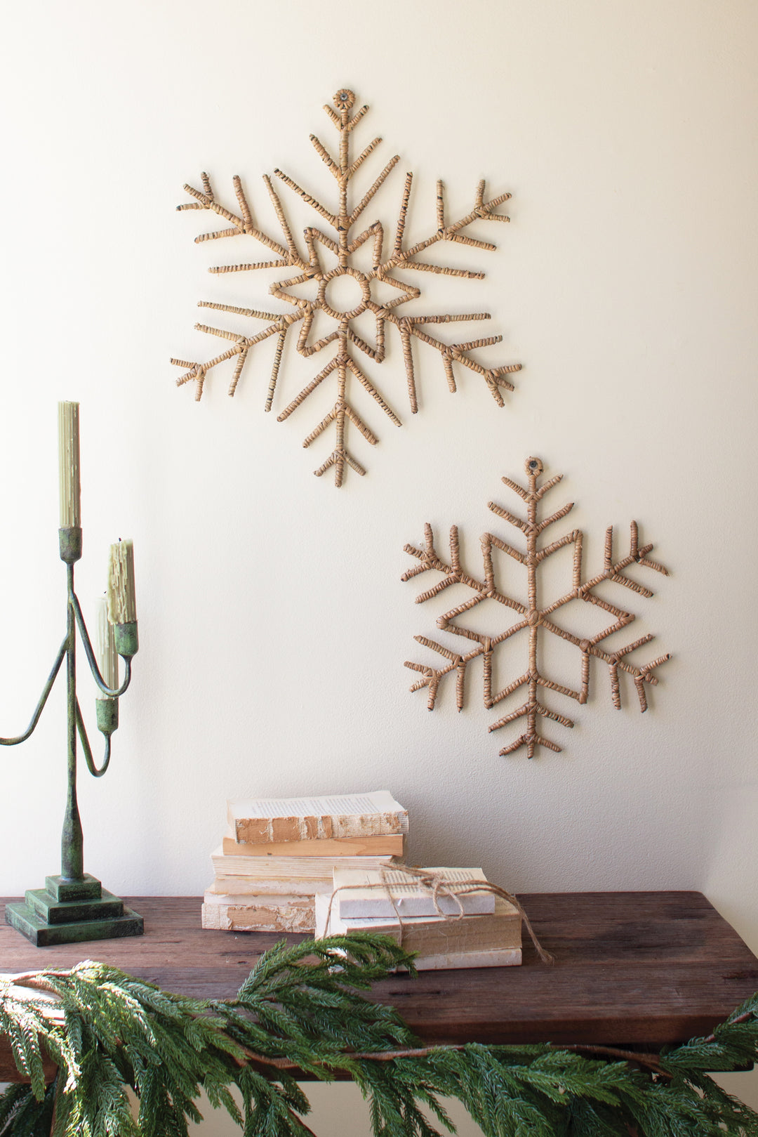 Set of 2 Woven Seagrass and Iron Snowflakes