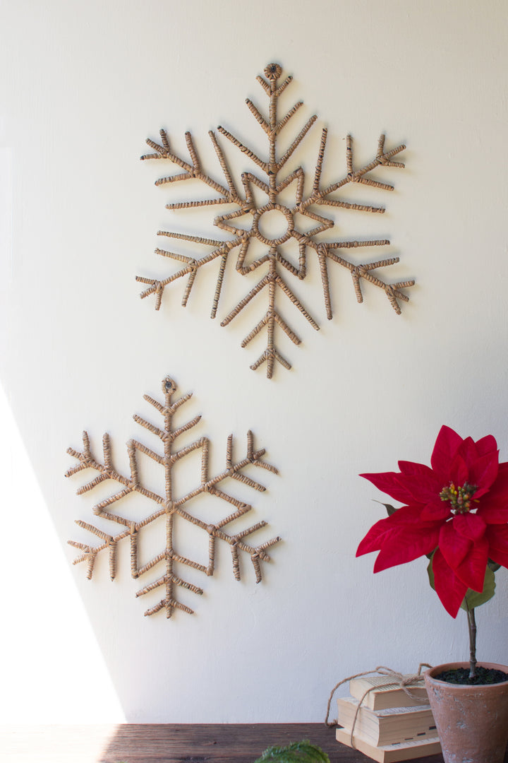 Set of 2 Woven Seagrass and Iron Snowflakes