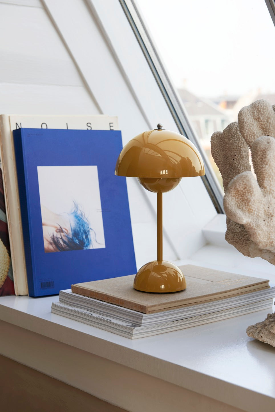 Flowerpot Portable Table Lamp VP9 - Mustard