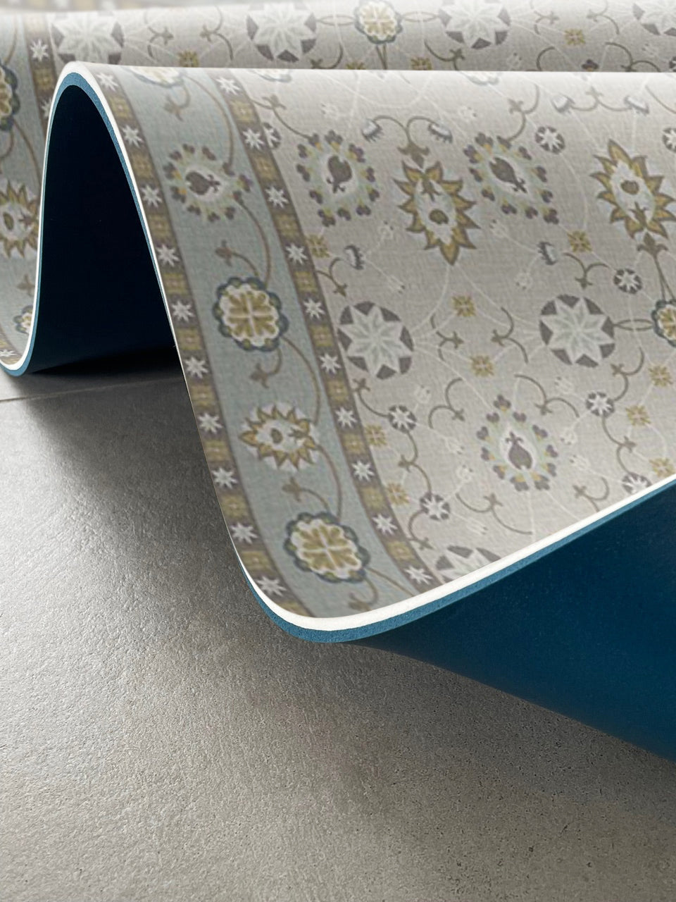 Adama Vinyl Cushioned Comfort Floor Mat (Armenia_O)