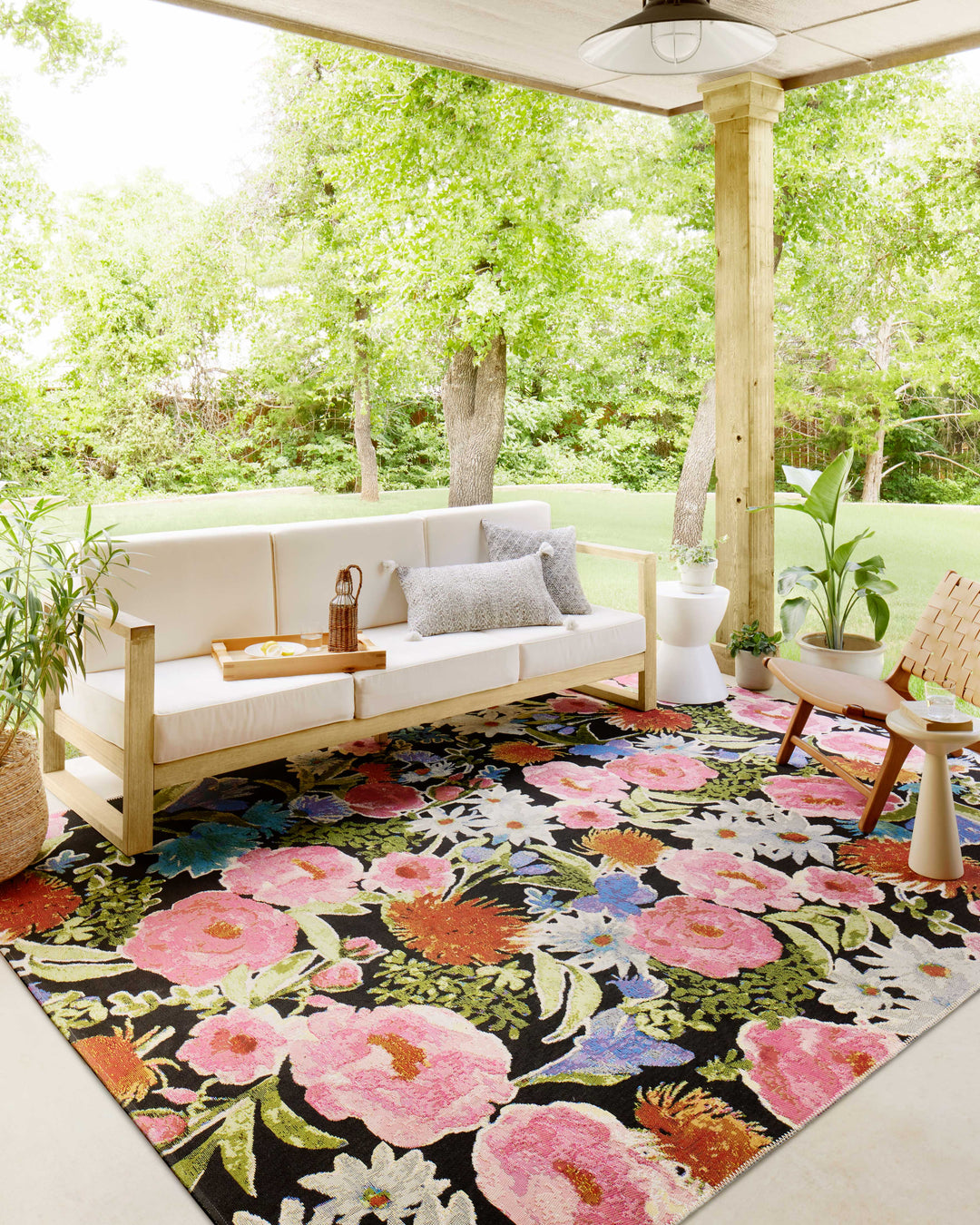 Loloi II Botanical Black / Multi Indoor/Outdoor Accent Rug (BOT-01)