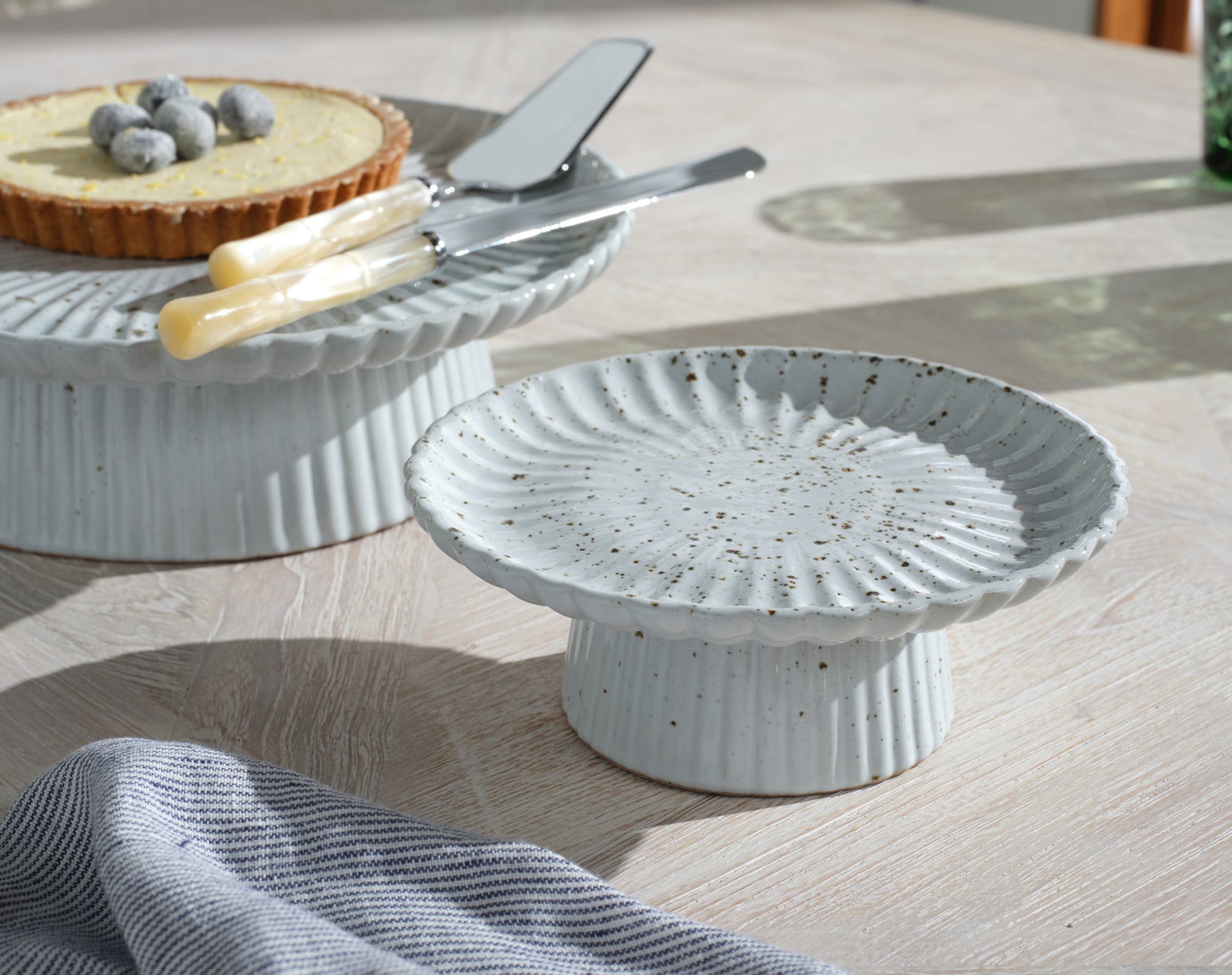 Adrianna White Salt Glaze Cake Stand - Thumbnail 5