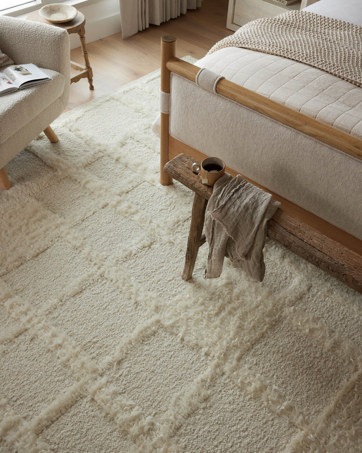 Loloi Cassian Ivory Accent Rug (CAI-01)