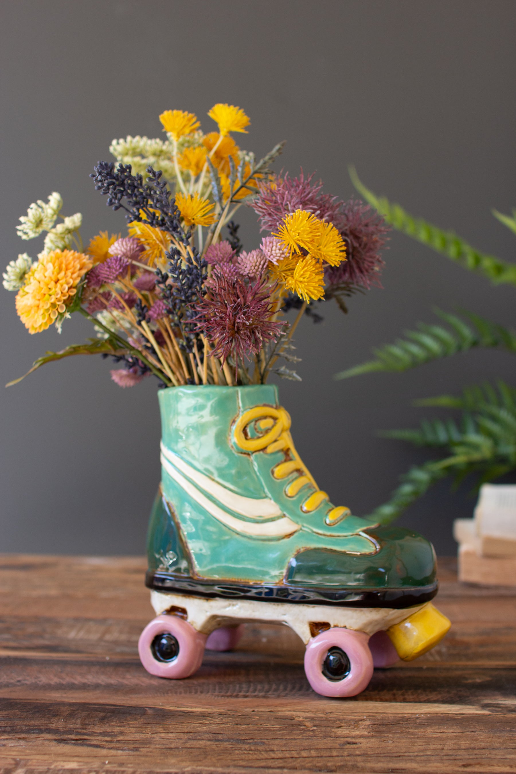 Ceramic Roller Skate Planter - Thumbnail 3