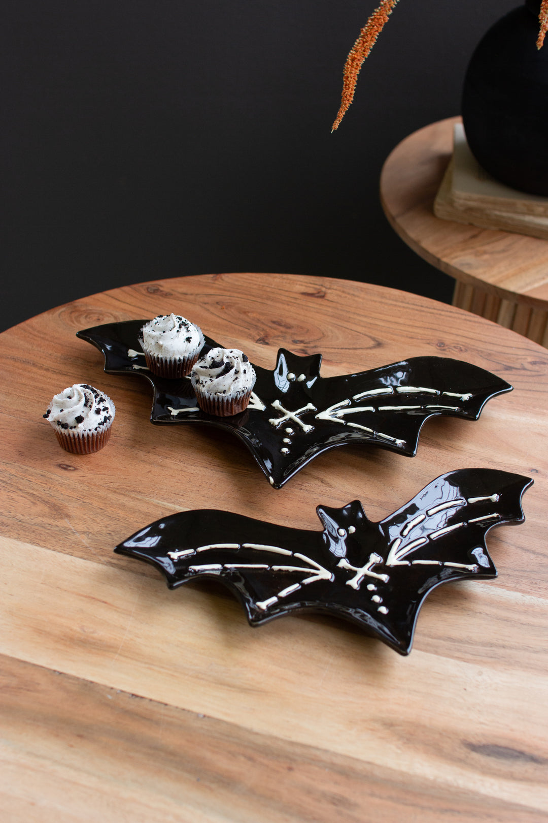 Set of 2 Nesting Ceramic Bat Serving Platters