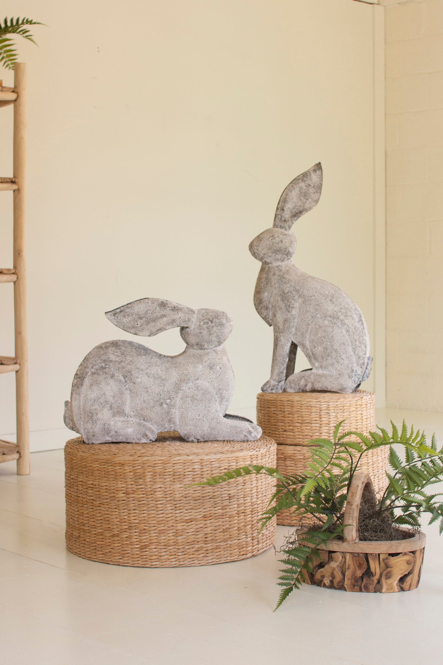 Set of 2 Rustic Metal Rabbits - Thumbnail 3