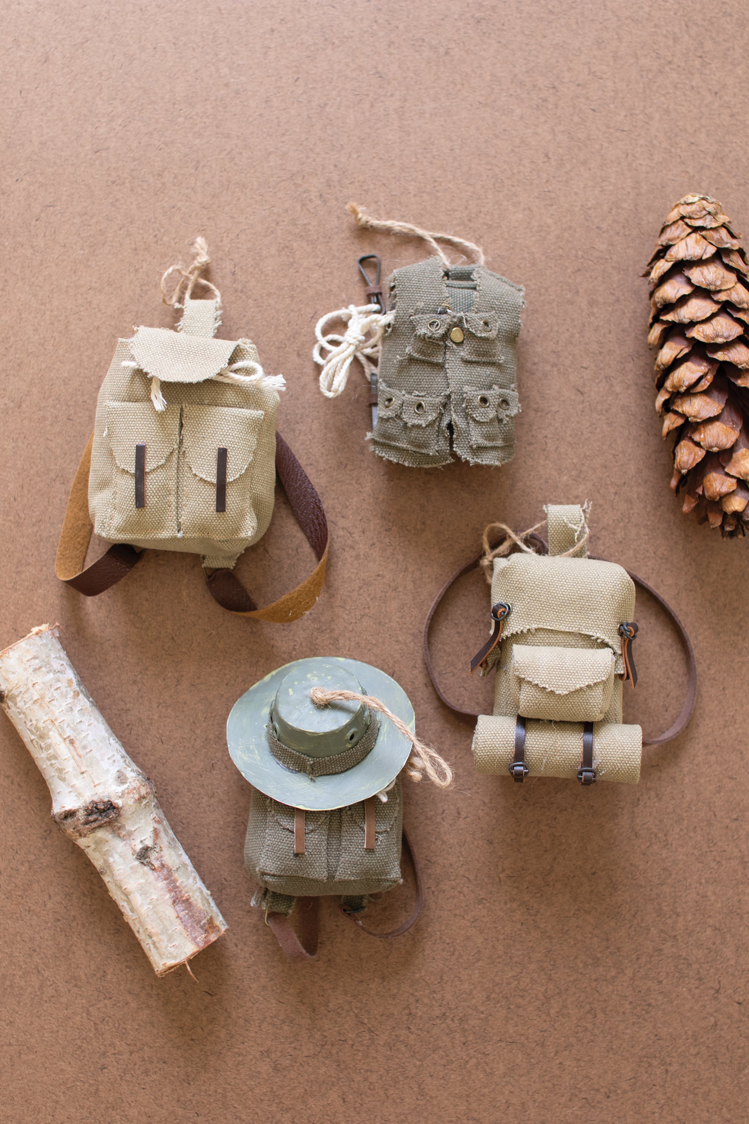 Set of 4 Backpack Christmas Ornaments - Thumbnail 3