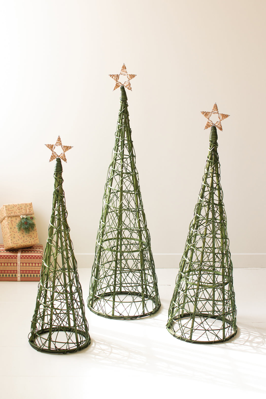 Set of 3 Green Willow Christmas Topiaries with Natural Star