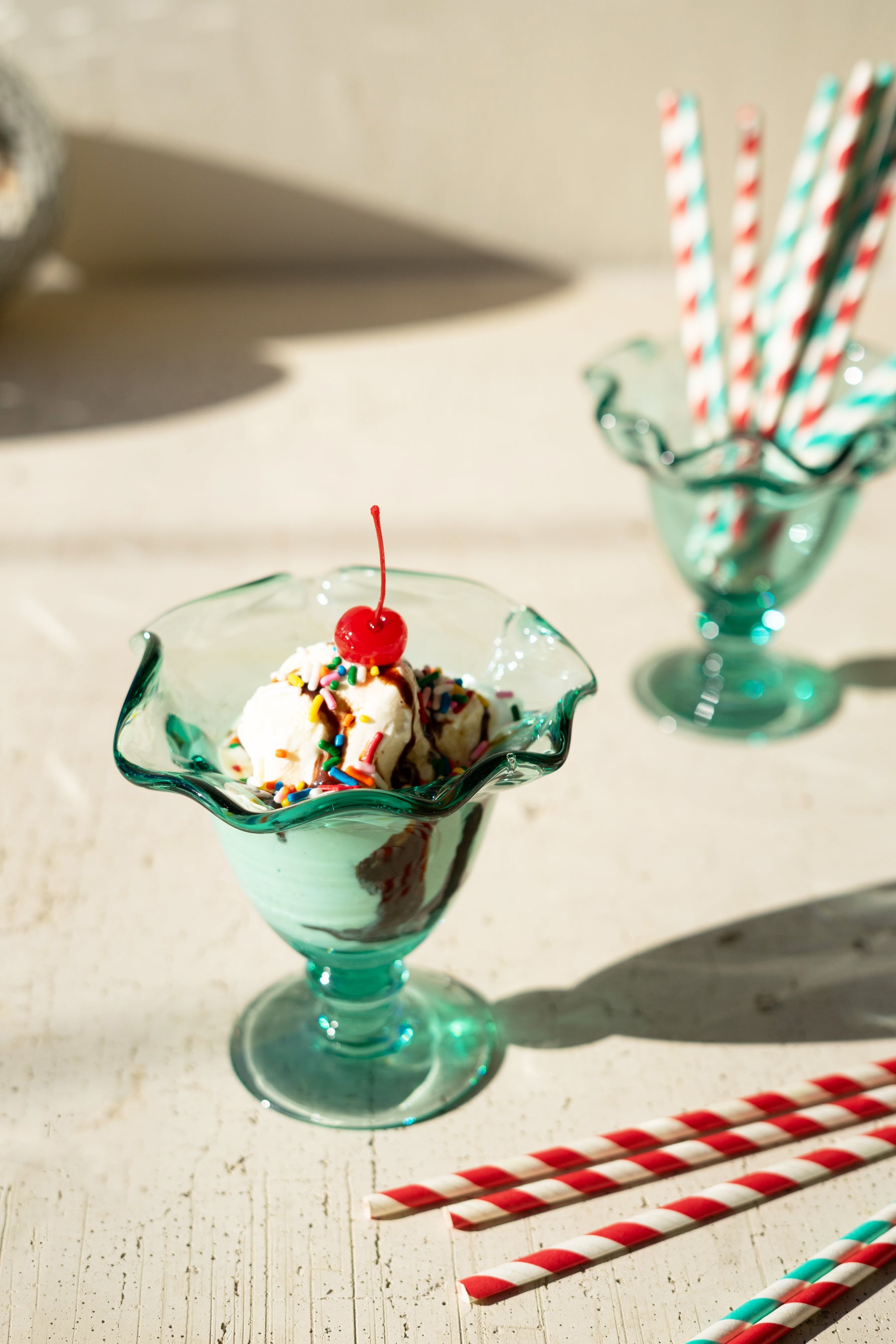 Recycled Glass Ice Cream Dish with Ruffled Edge - Thumbnail 2