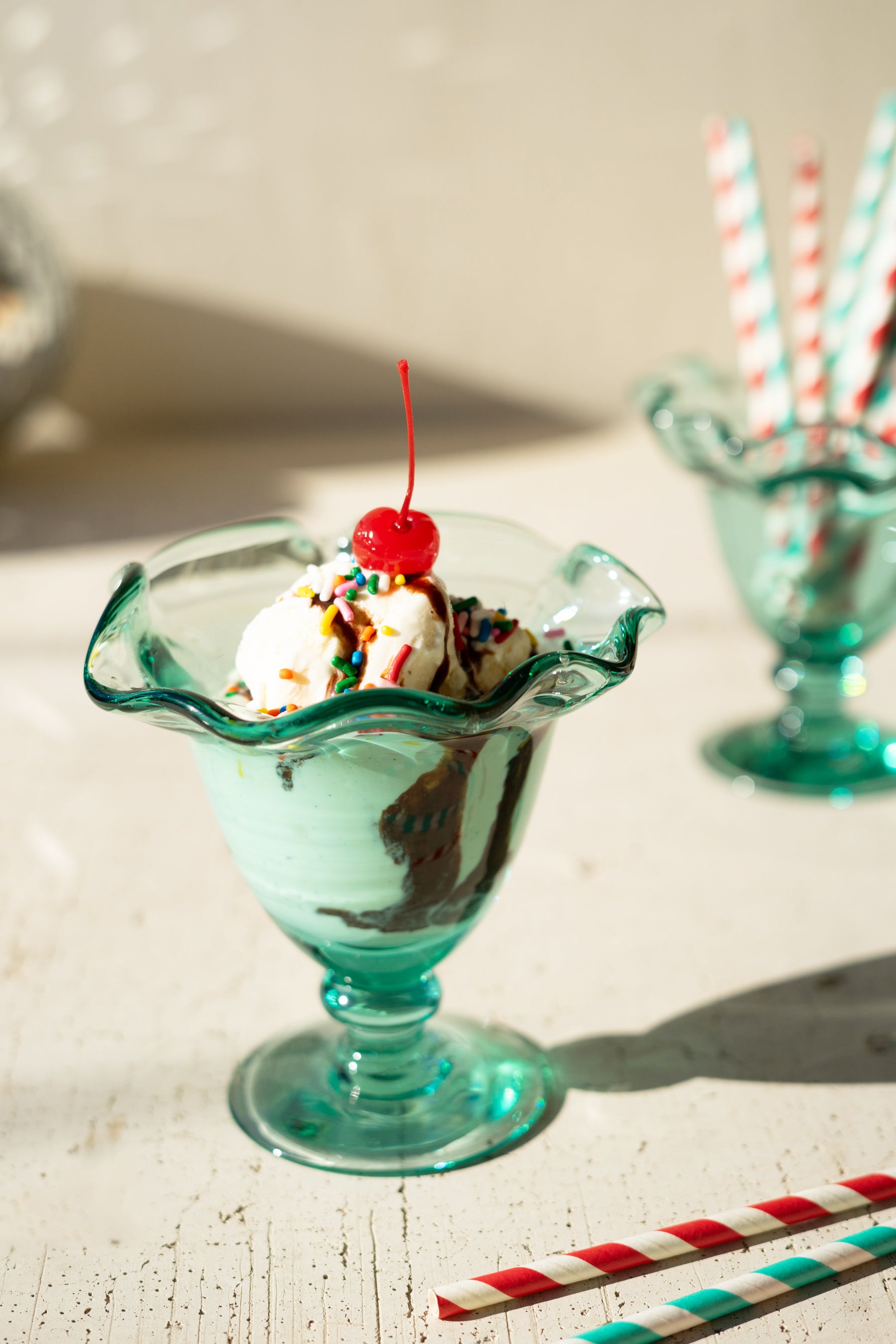 Recycled Glass Ice Cream Dish with Ruffled Edge - Thumbnail 3
