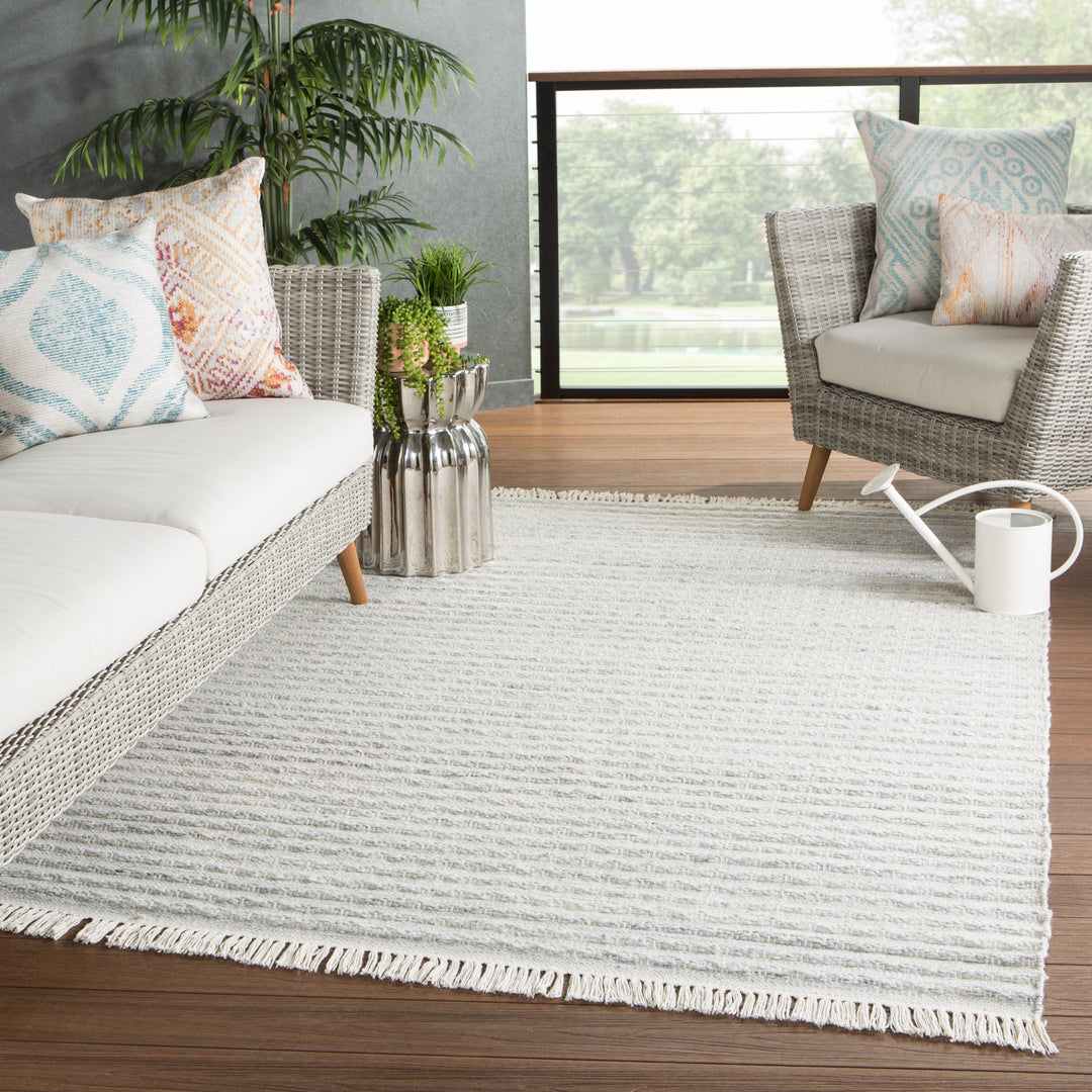 Jaipur Living Torre Indoor/ Outdoor Solid Light Gray/ Cream Area Rug (CASTILLO - CSL01)