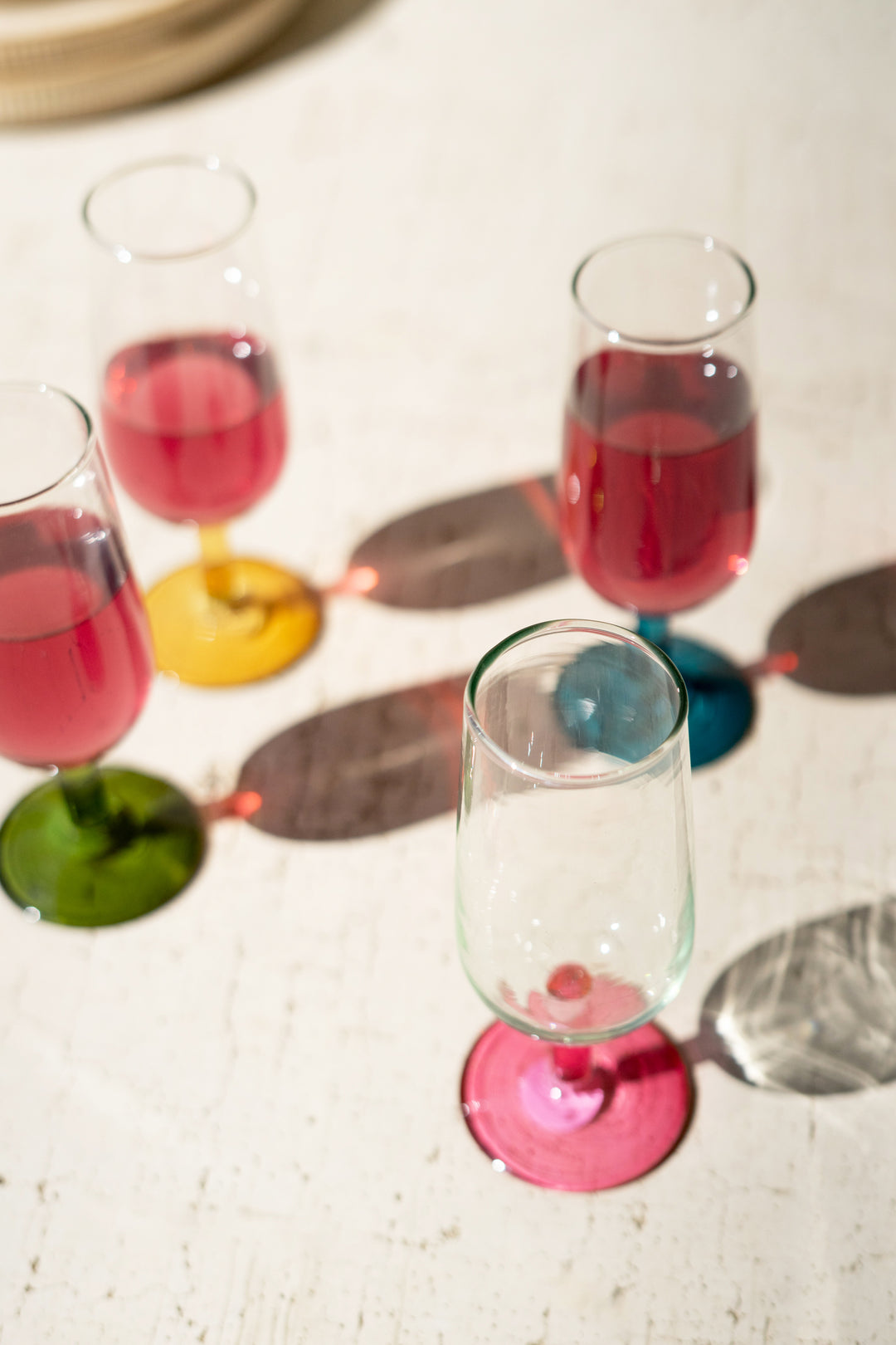 Set of 4 Aperitif Glasses with Colored Stems