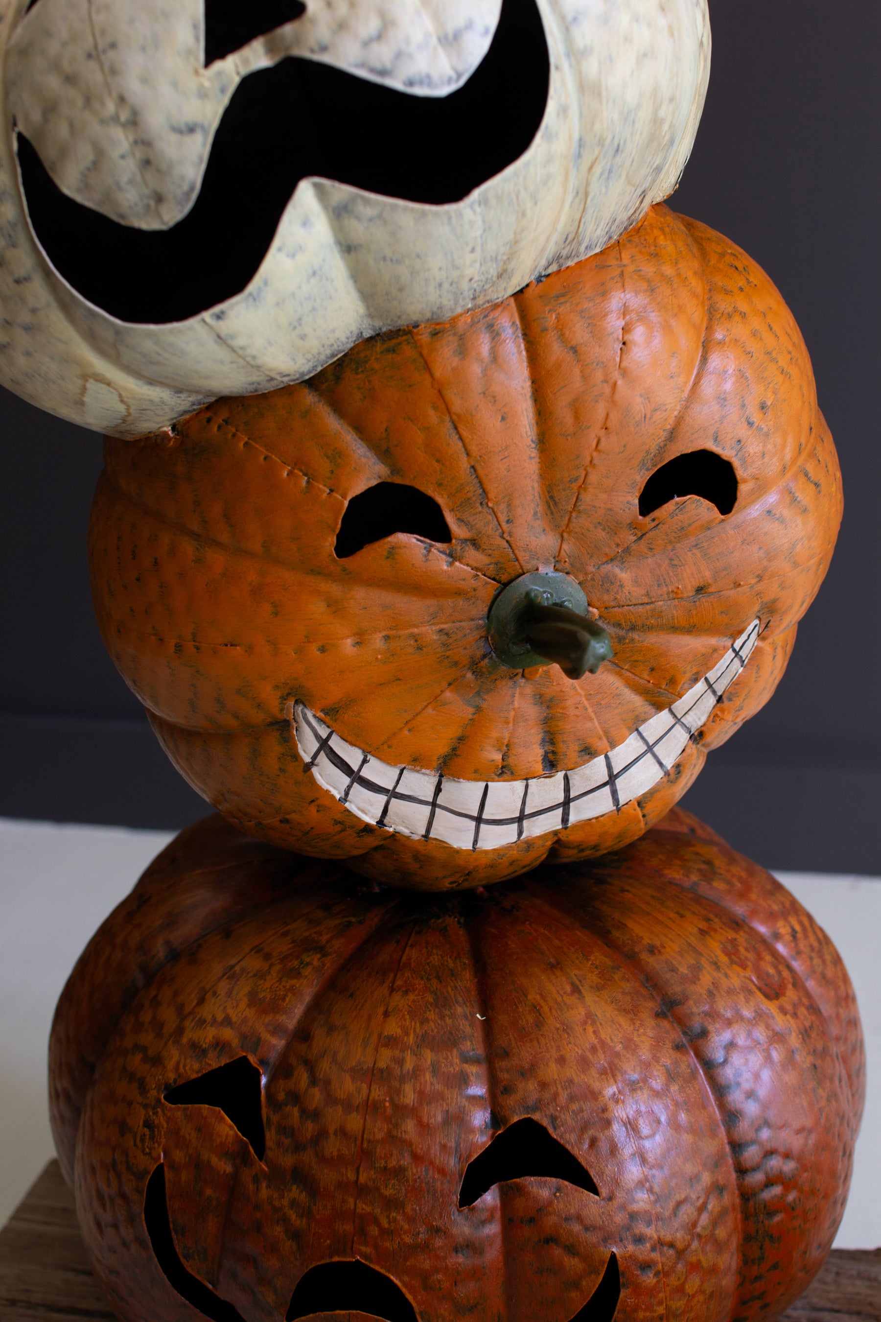 Painted Metal Halloween Stacking Jack-O-Lanterns - Thumbnail 2