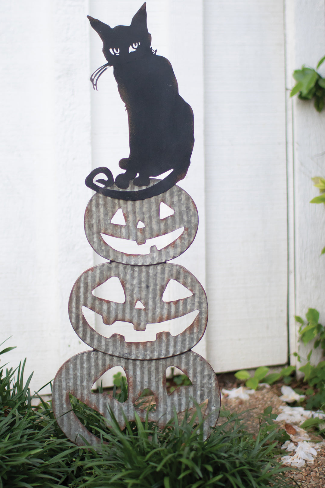 Stacking Painted Metal Jack-O-Lanterns with Cat Yard Art