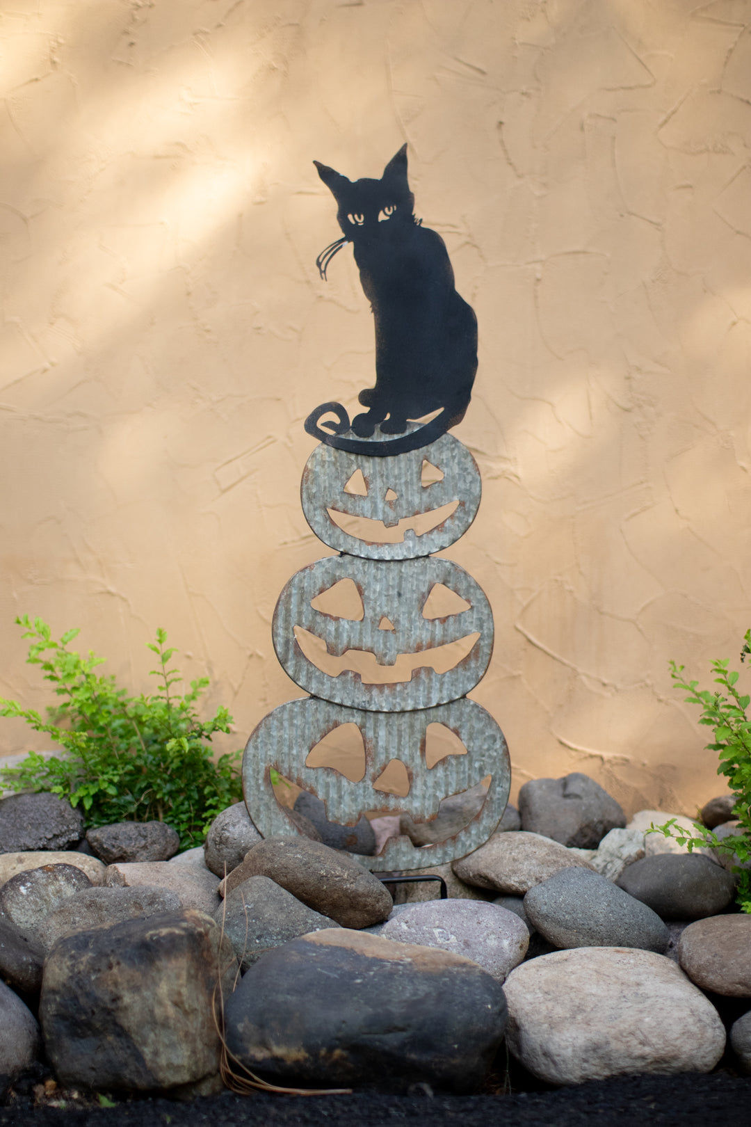 Stacking Painted Metal Jack-O-Lanterns with Cat Yard Art