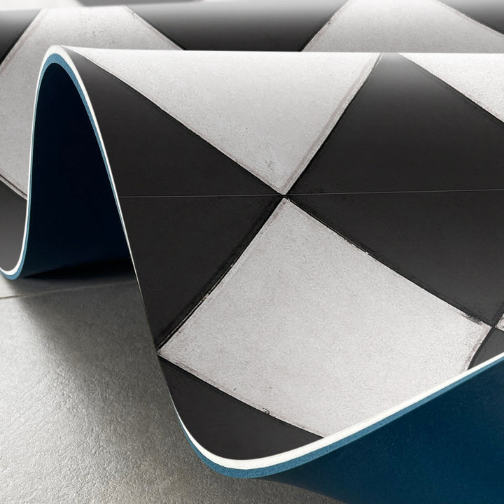 Adama Vinyl Cushioned Comfort Floor Mat (Class_Black/White)