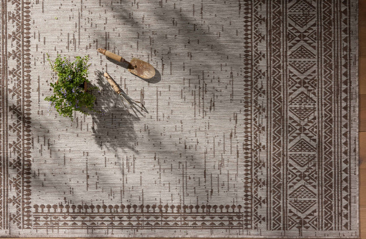 Loloi Easton Coffee / Dove Indoor/Outdoor Accent Rug (ESN-01)