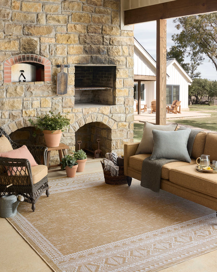 Loloi Easton Ivory / Wheat Indoor/Outdoor Accent Rug (ESN-01)