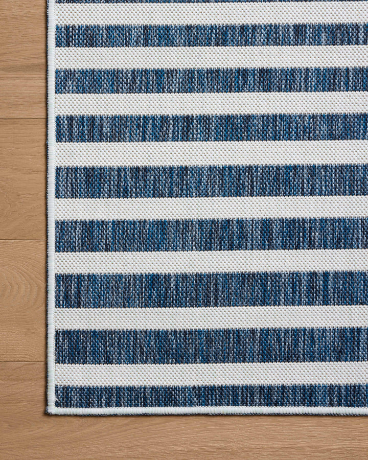 Loloi Easton Denim / Ivory Indoor/Outdoor Accent Rug (ESN-03)