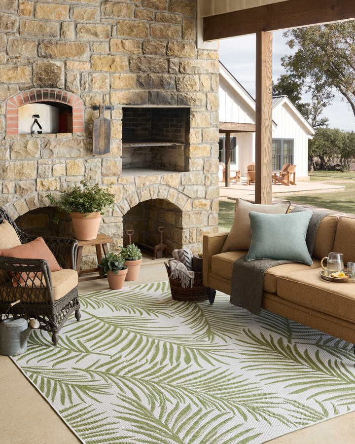 Loloi Easton Ivory / Green Indoor/Outdoor Accent Rug (ESN-06)