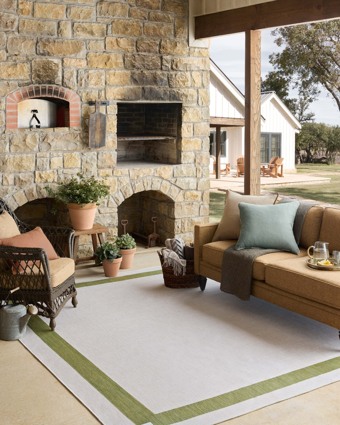 Loloi Easton Green / Ivory Indoor/Outdoor Accent Rug (ESN-07)
