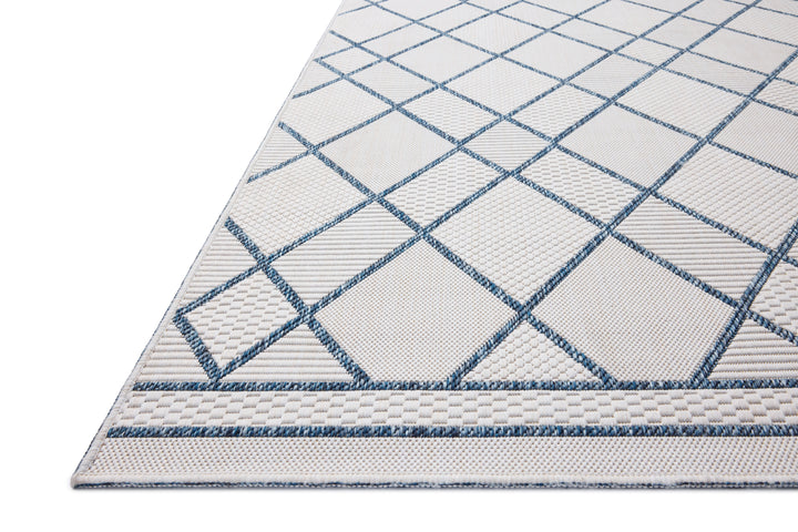 Loloi Easton Ivory / Denim Indoor/Outdoor Accent Rug (ESN-08)
