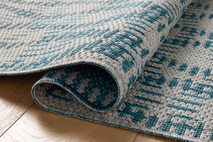 Loloi Easton Fog / Teal Indoor/Outdoor Accent Rug (ESN-10)