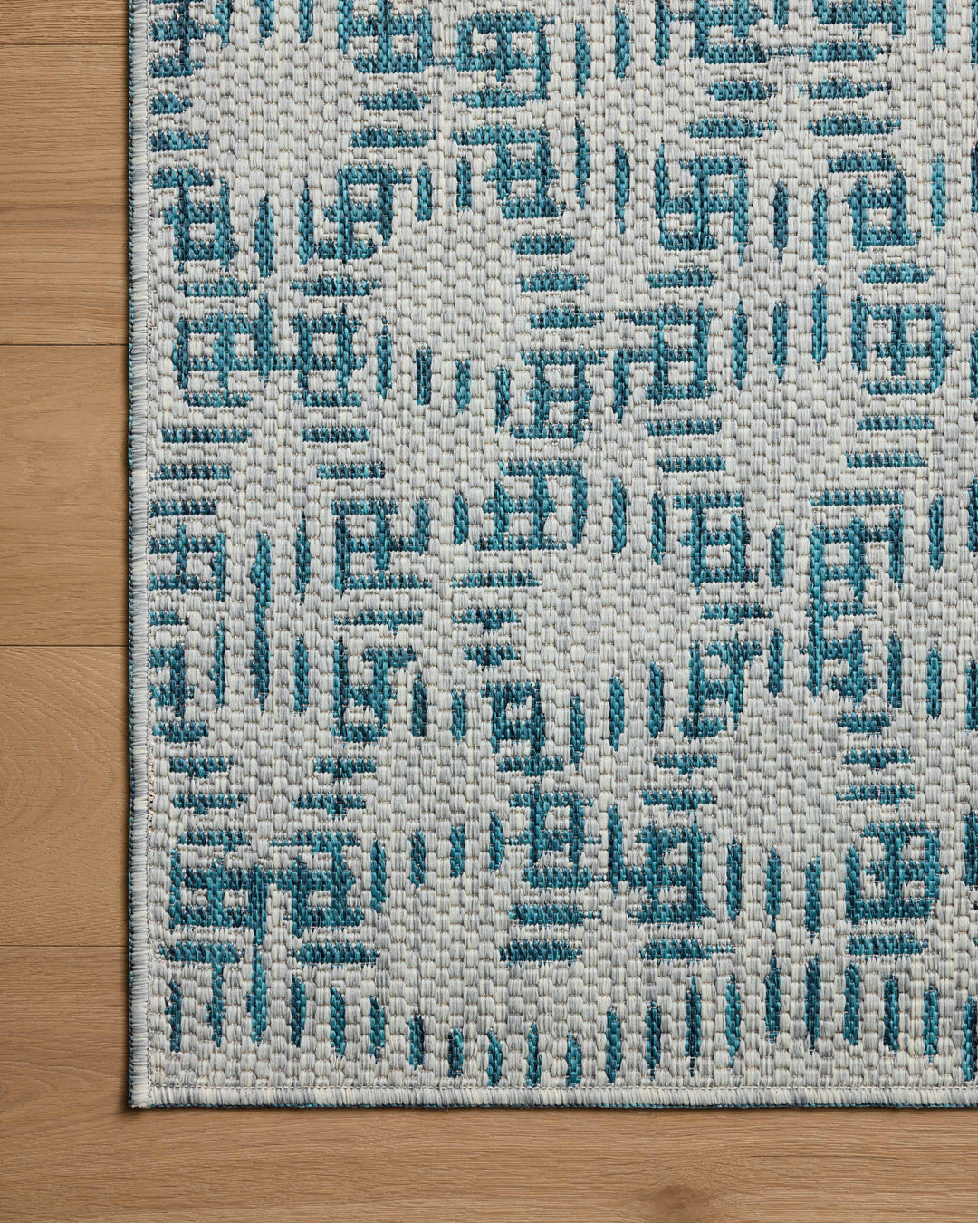 Loloi Easton Fog / Teal Indoor/Outdoor Accent Rug (ESN-10)
