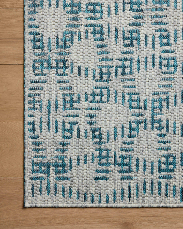 Loloi Easton Fog / Teal Indoor/Outdoor Accent Rug (ESN-10)