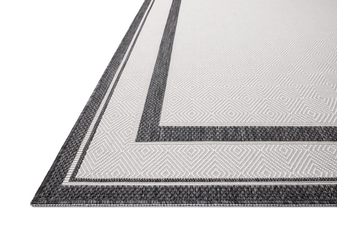 Loloi Easton Onyx / Ivory Indoor/Outdoor Accent Rug (ESN-11)