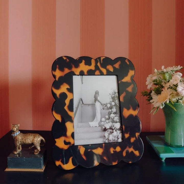 Addison Ross Tortoiseshell Lacquer Scalloped Photo Frame (5x7)
