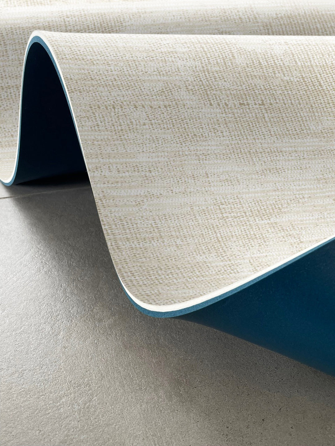 Adama Vinyl Cushioned Comfort Floor Mat (Grain_O)