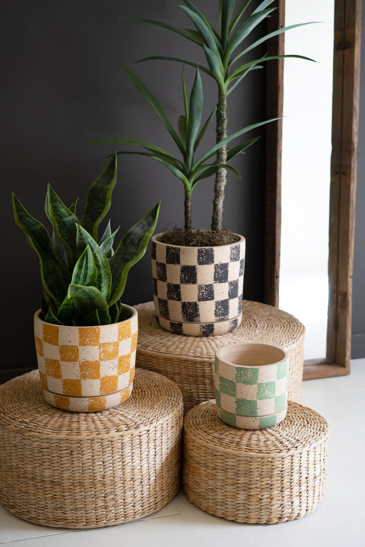 Set Of 3 Checkered Clay Planters With Trays