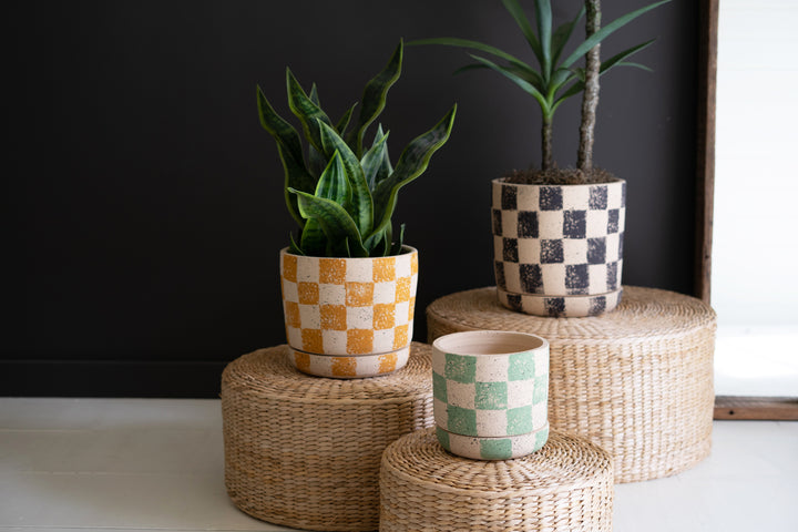 Set Of 3 Checkered Clay Planters With Trays