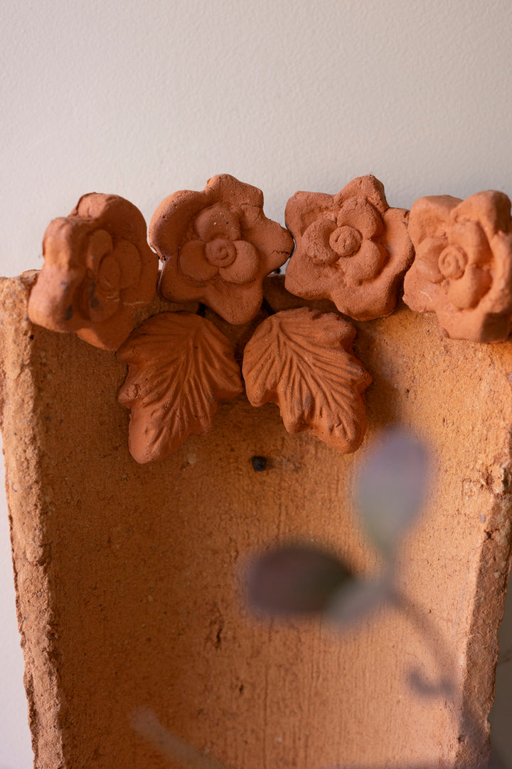 Clay Roofing Tile Candle Holder with Flowers