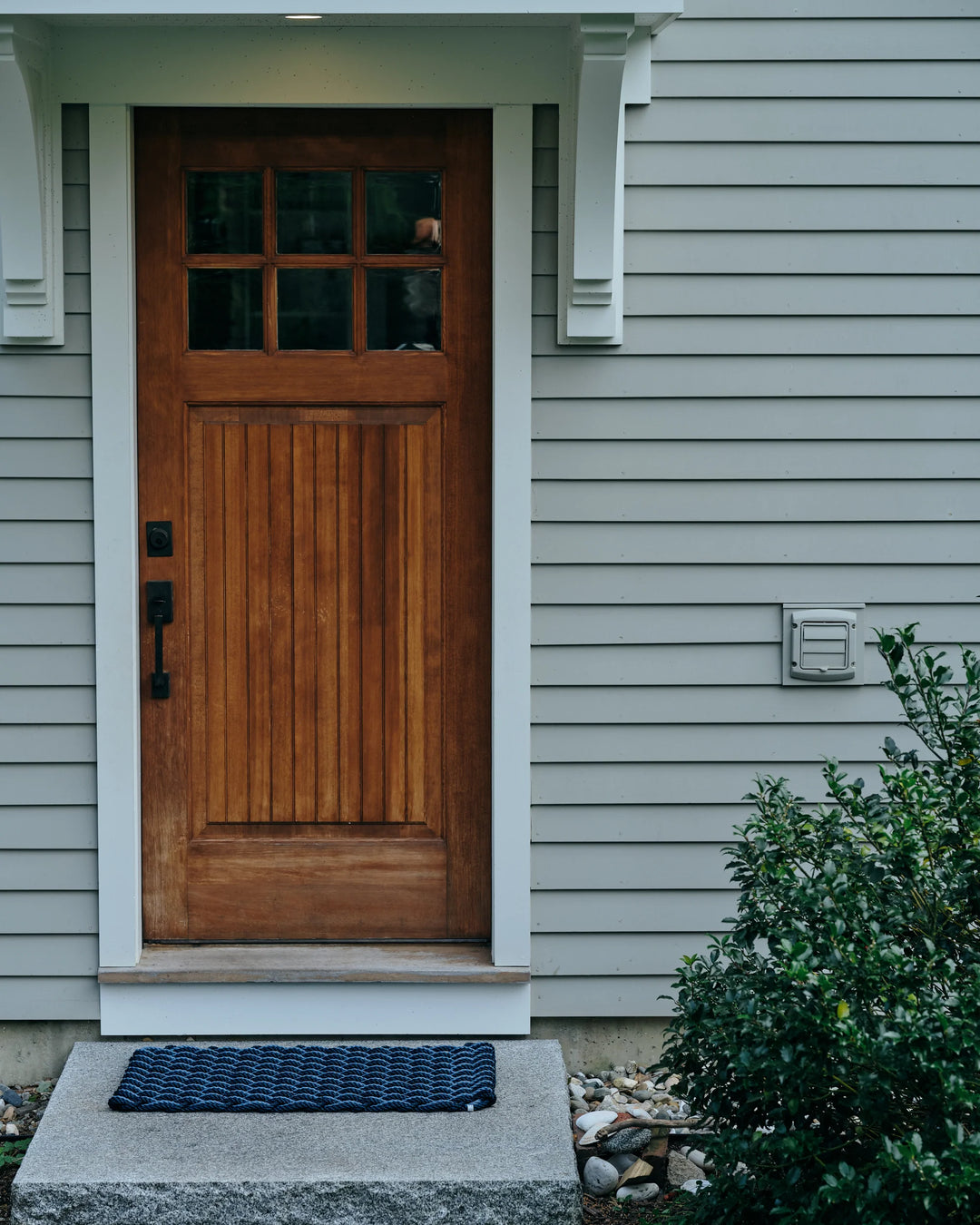 The Rope Co. Handwoven Doormat (Navy + Glacier Bay)