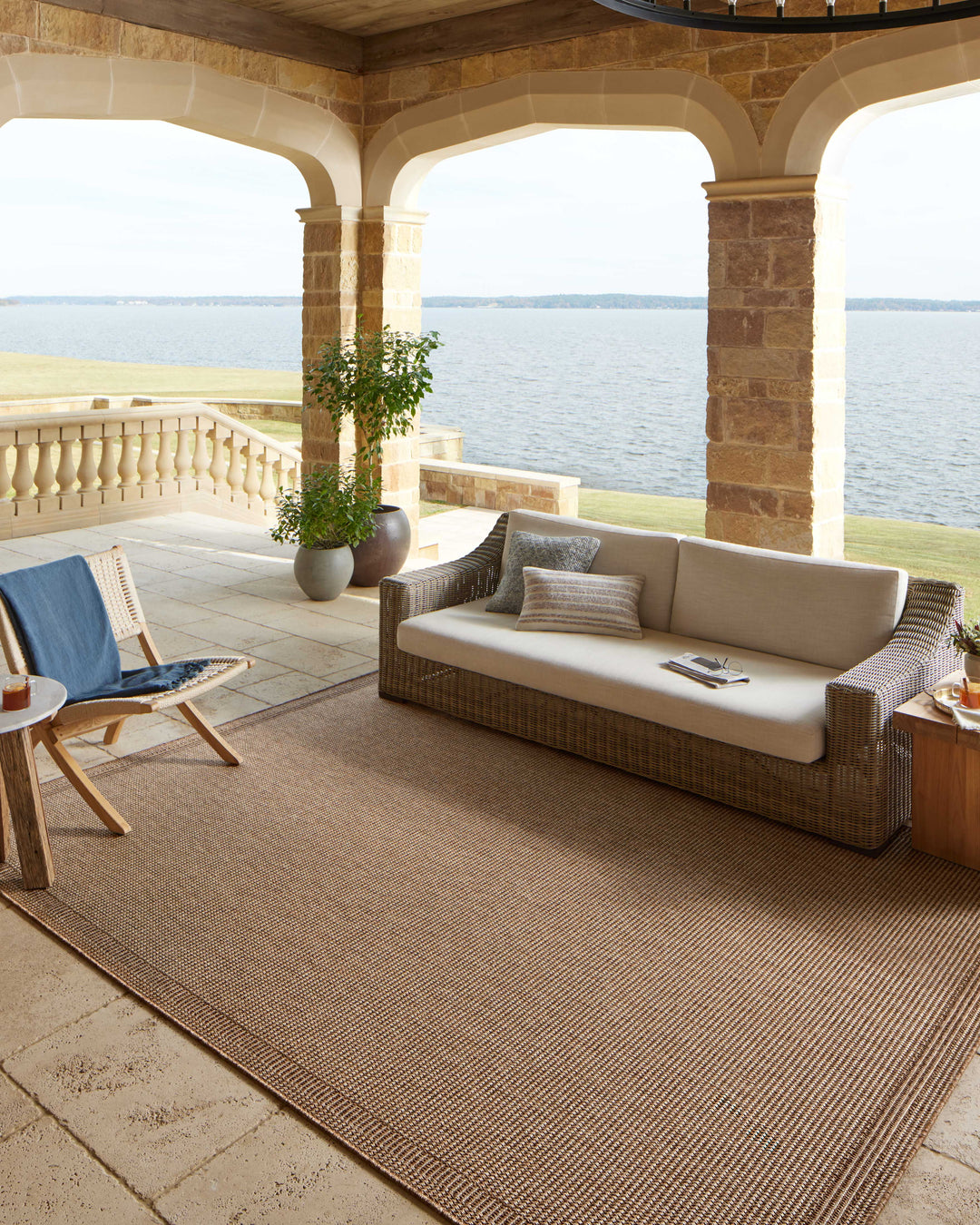 Loloi II Merrick Natural / Sunrise Indoor/Outdoor Accent Rug (MER-03)