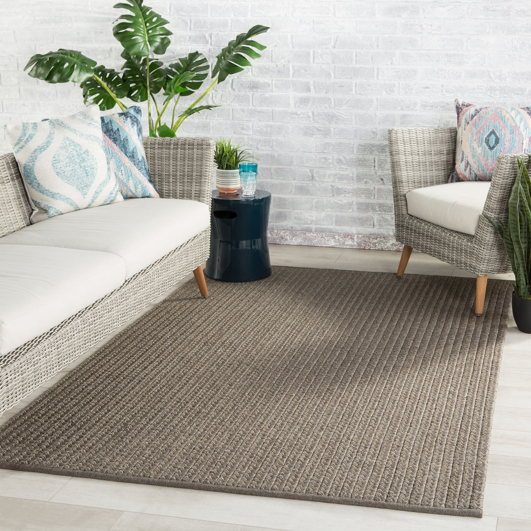 Jaipur Living Iver Indoor/ Outdoor Solid Gray/ Taupe Area Rug (NIRVANA PREMIUM - NIP04)